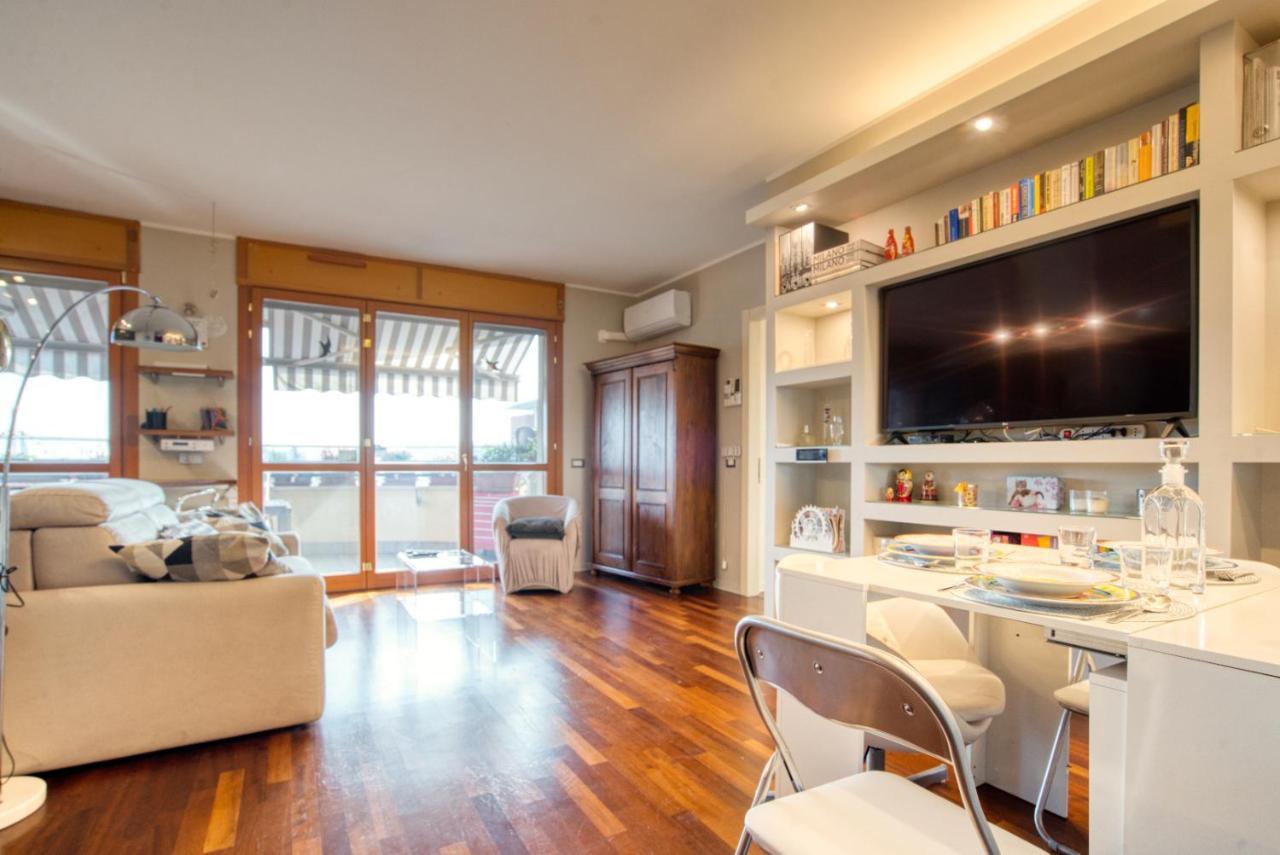Caseospitali - Casa Di Bibi, Colorato Ed Elegante Bilocale Vicino Al Naviglio Martesana Per 4 Vimodrone Ngoại thất bức ảnh